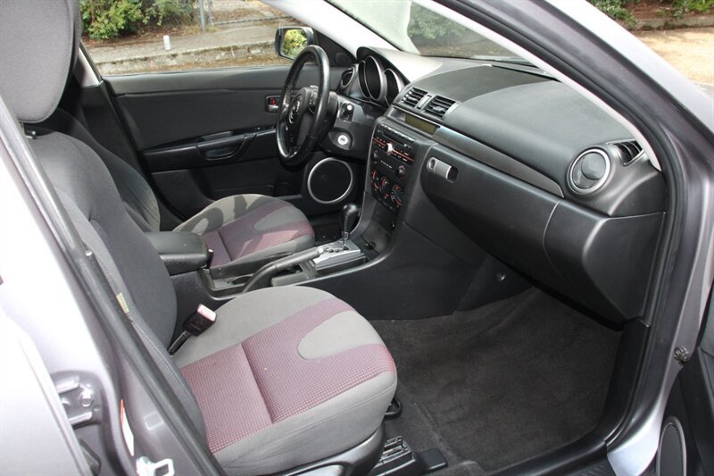 Used 2004 MAZDA MAZDA3 s FWD image 13