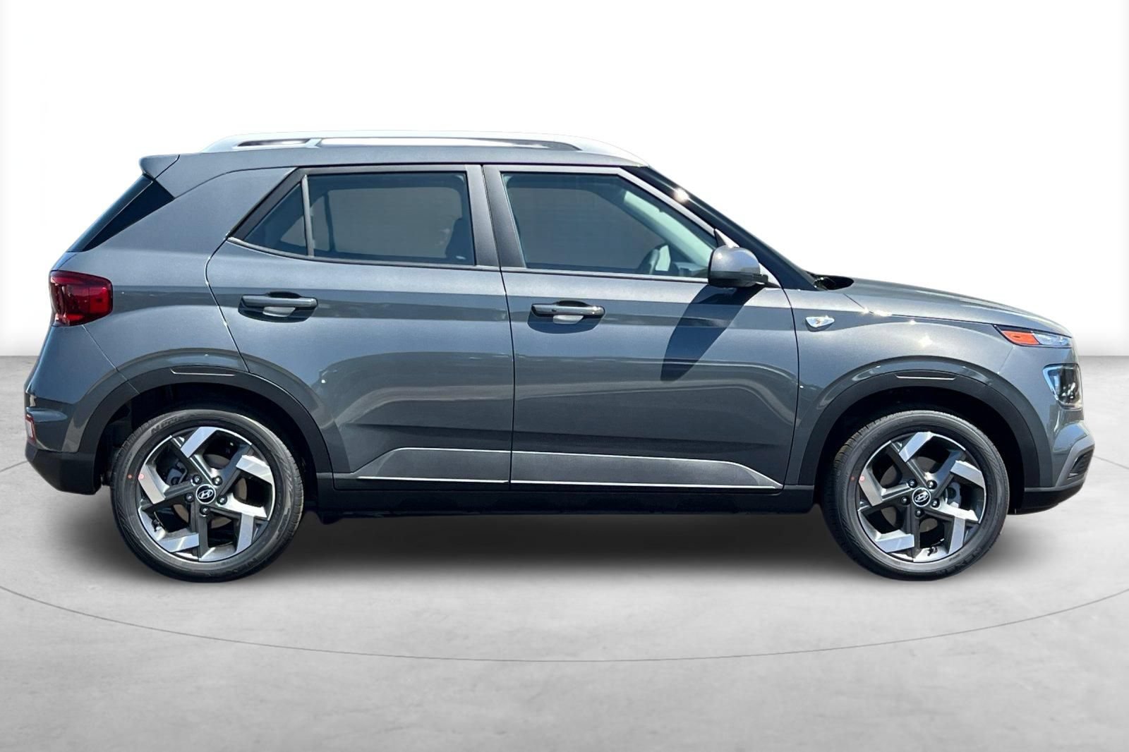 New 2026 Hyundai Venue SEL FWD image 7