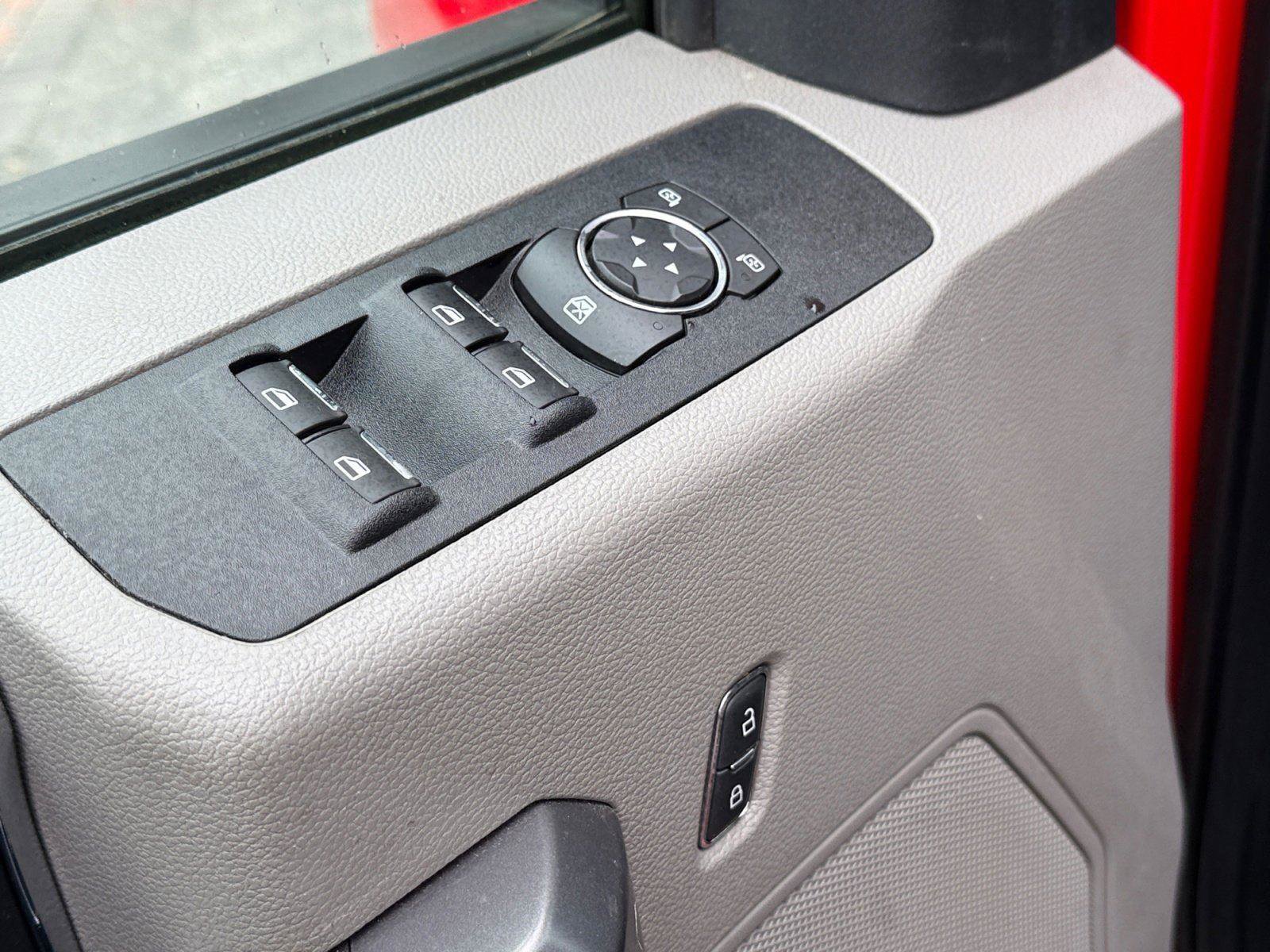 Used 2018 Ford F250 XLT w/ XLT Value Package image 18
