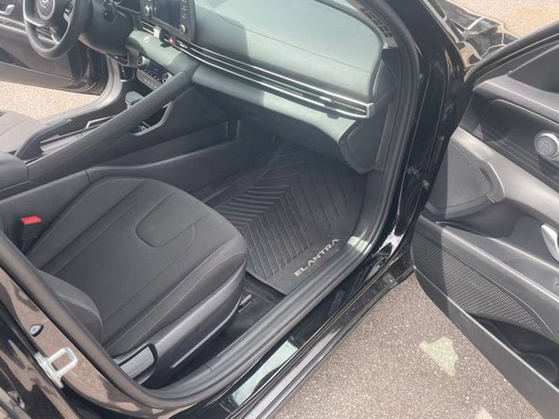 Used 2023 Hyundai Elantra SEL FWD image 19