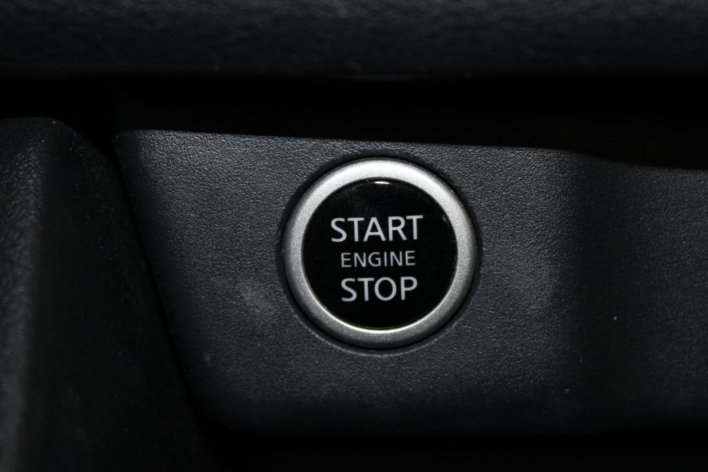 Used 2023 Nissan Rogue SV AWD/4WD image 24
