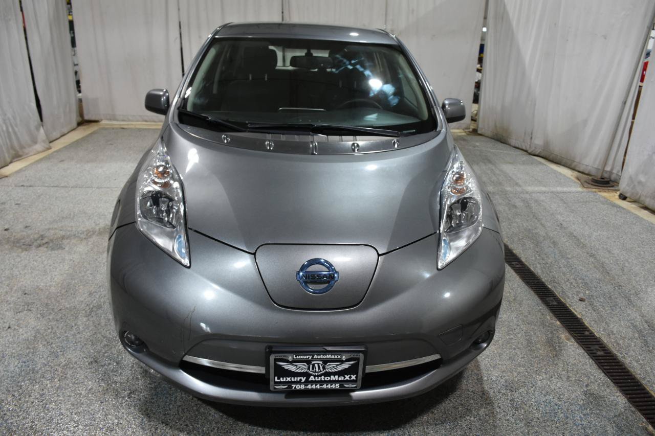 Used 2015 Nissan Leaf SV FWD image 2