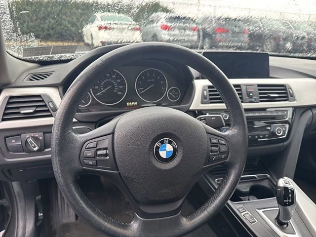 Used 2018 BMW 320i xDrive 320i xDrive w/ Convenience Package image 19