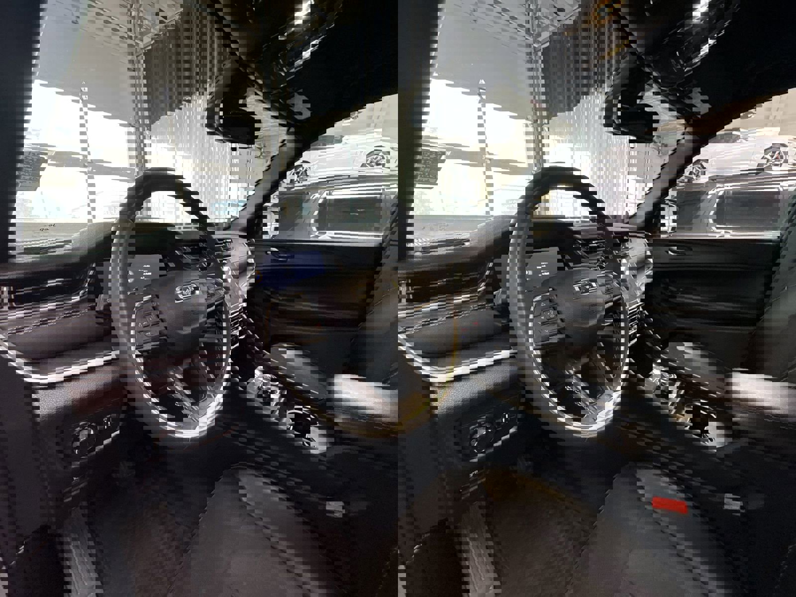 Used 2024 Jeep Grand Cherokee Altitude image 10