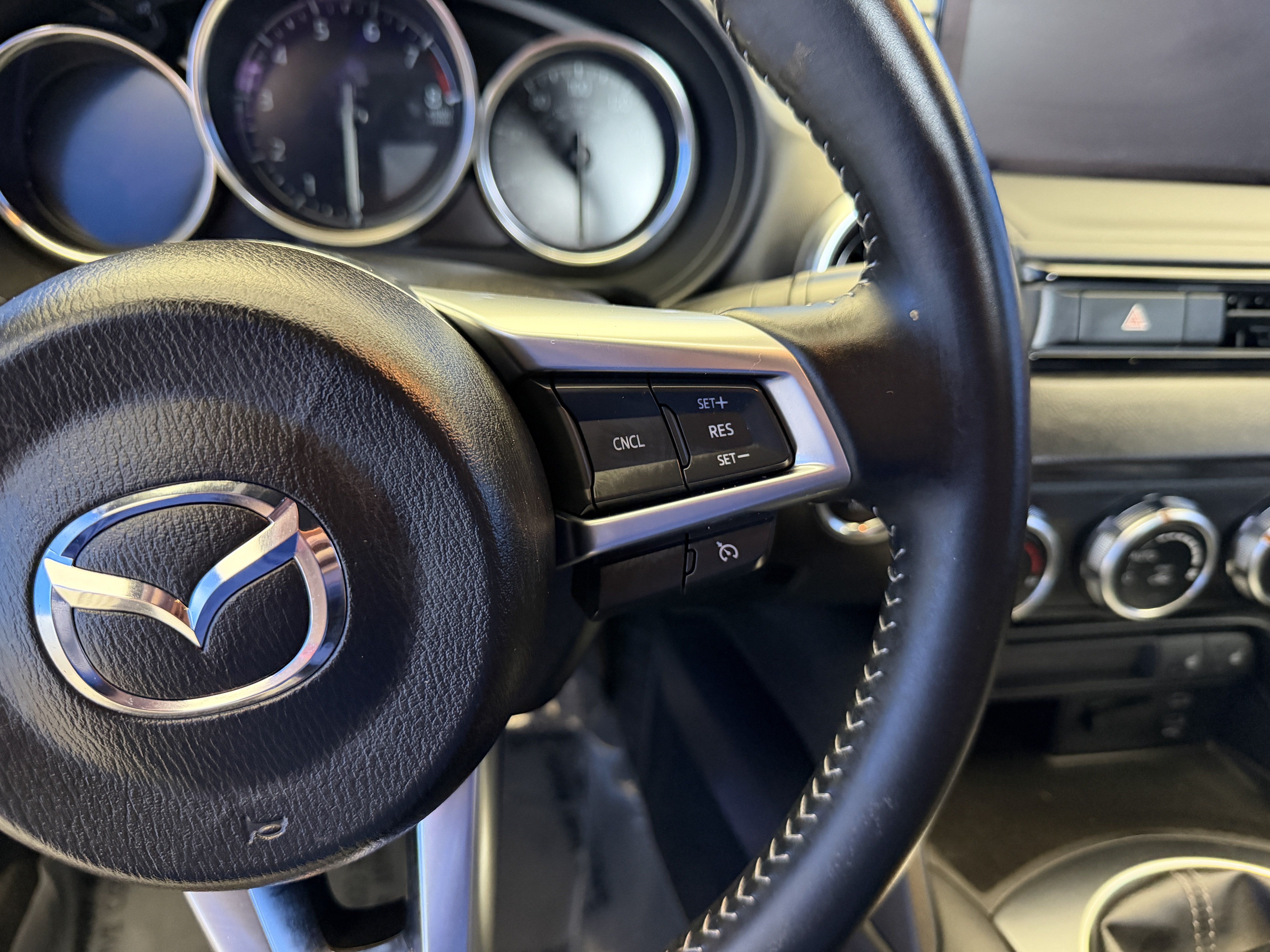 Used 2024 MAZDA MX-5 Miata Grand Touring RWD image 15