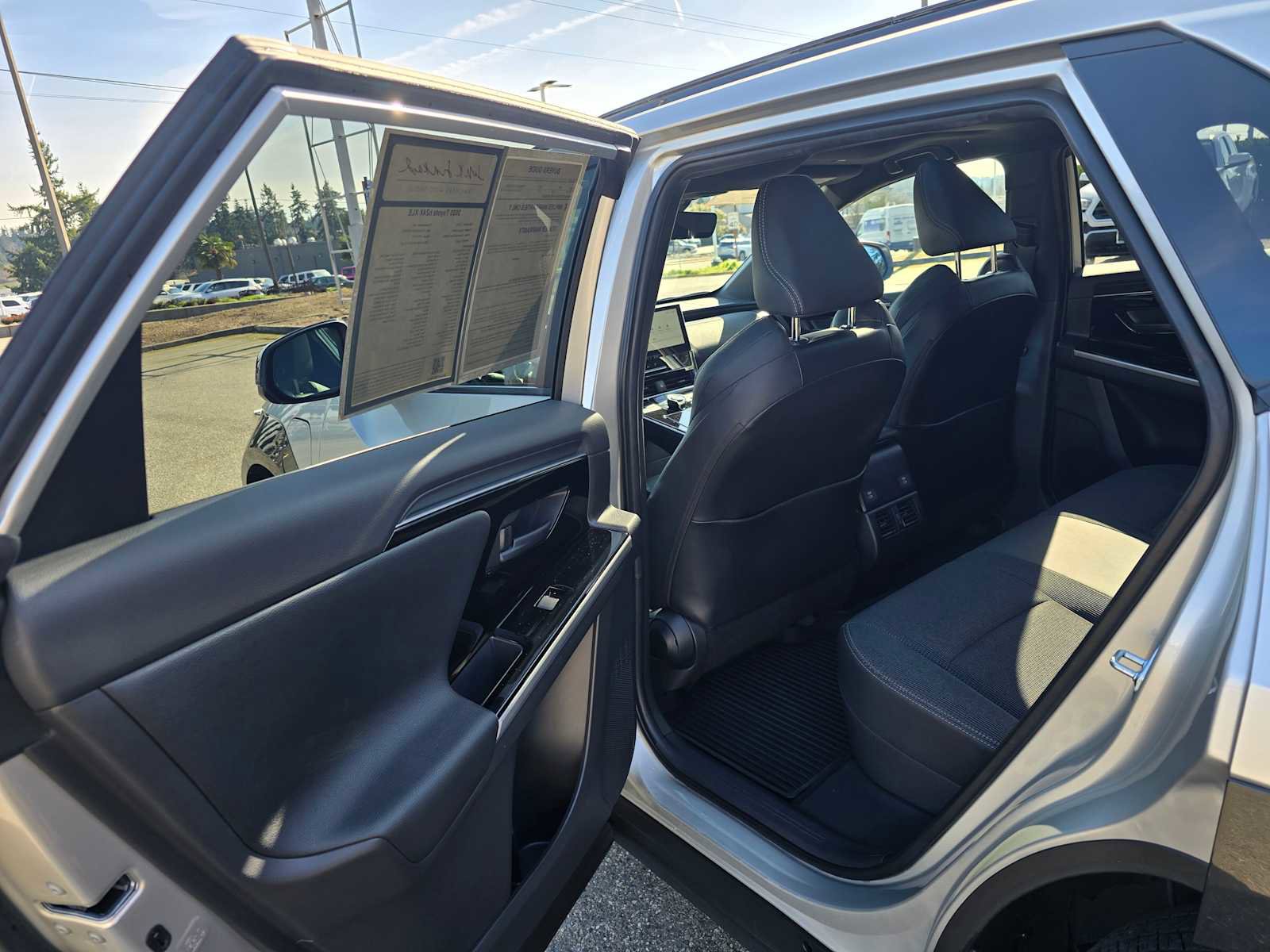 Used 2023 Toyota bZ4X XLE w/ Weather Package image 15