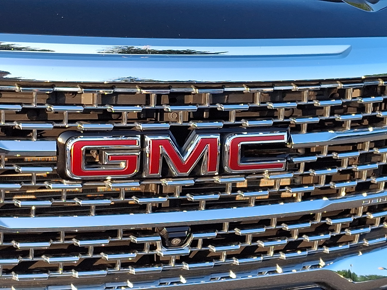 Used 2023 GMC Acadia Denali w/ Black Diamond Edition AWD/4WD image 8