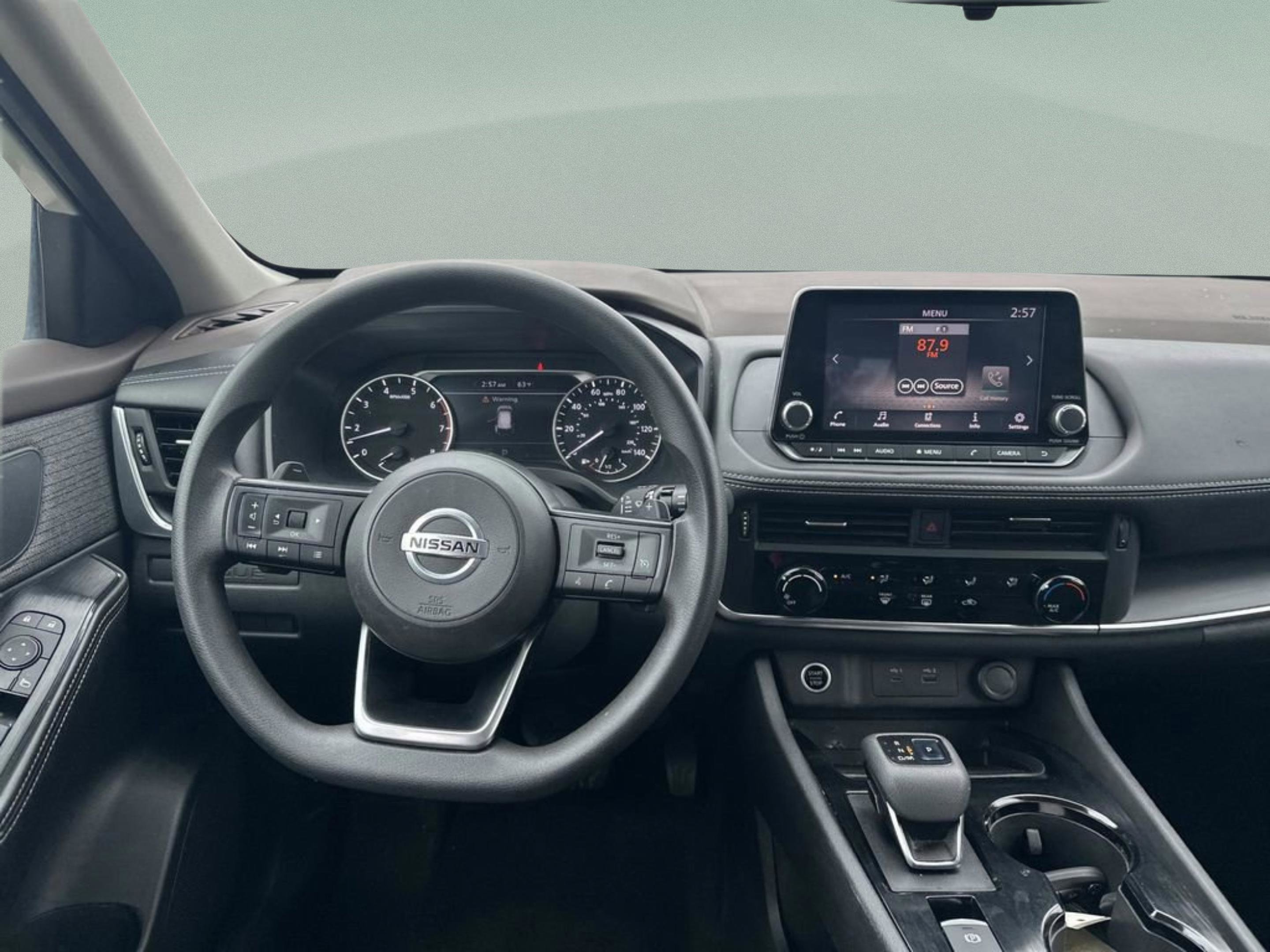 Used 2021 Nissan Rogue S image 28