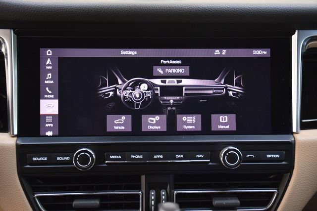 Used 2019 Porsche Macan AWD/4WD image 15