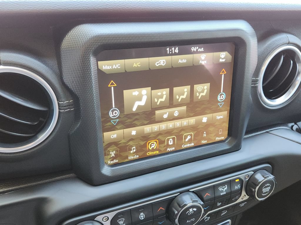 Used 2018 Jeep Wrangler Unlimited Sahara AWD/4WD image 8