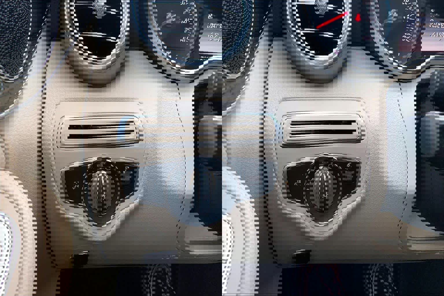 Used 2018 Mercedes-Benz C 300 Sedan image 34