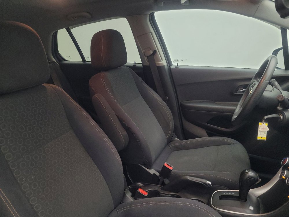 Used 2020 Chevrolet Trax LS w/ Tint and Cruise Package FWD image 21