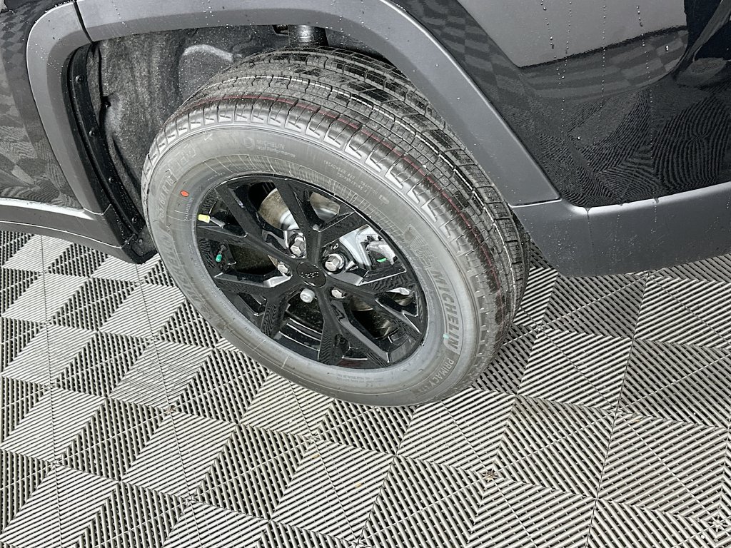 New 2026 Jeep Grand Cherokee Altitude AWD/4WD image 39