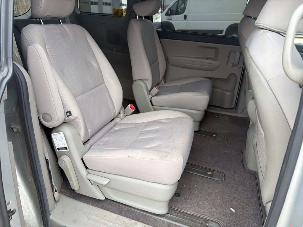 Used 2016 Kia Sedona LX w/ LX Convenience Package image 13