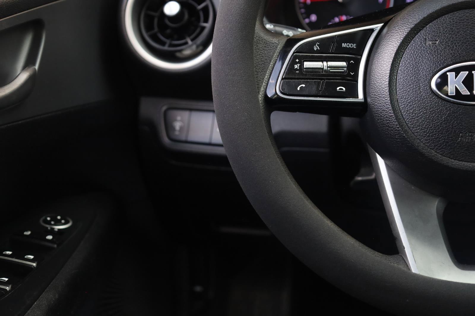 Used 2019 Kia Forte LXS FWD image 31