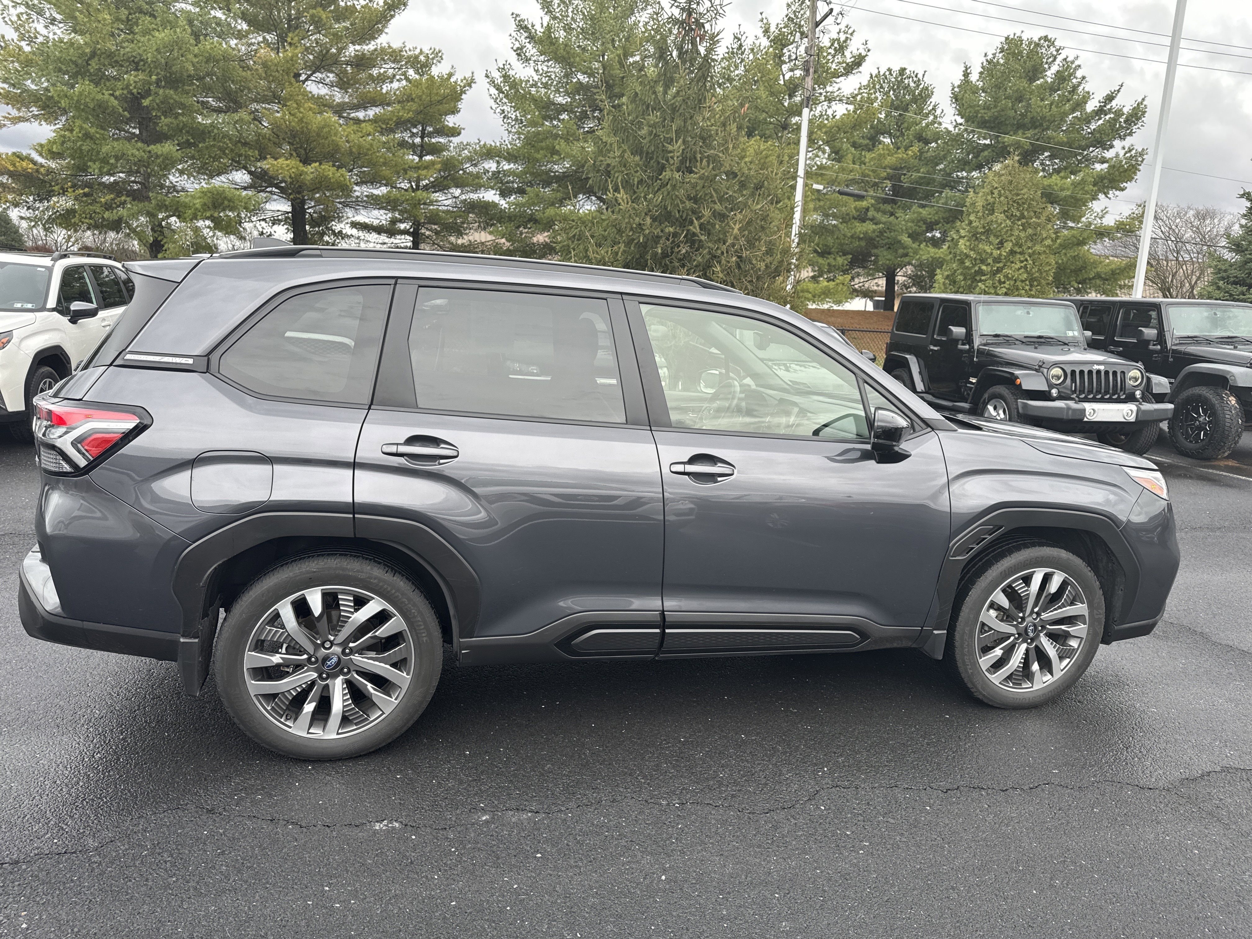 Used 2025 Subaru Forester Touring image 9