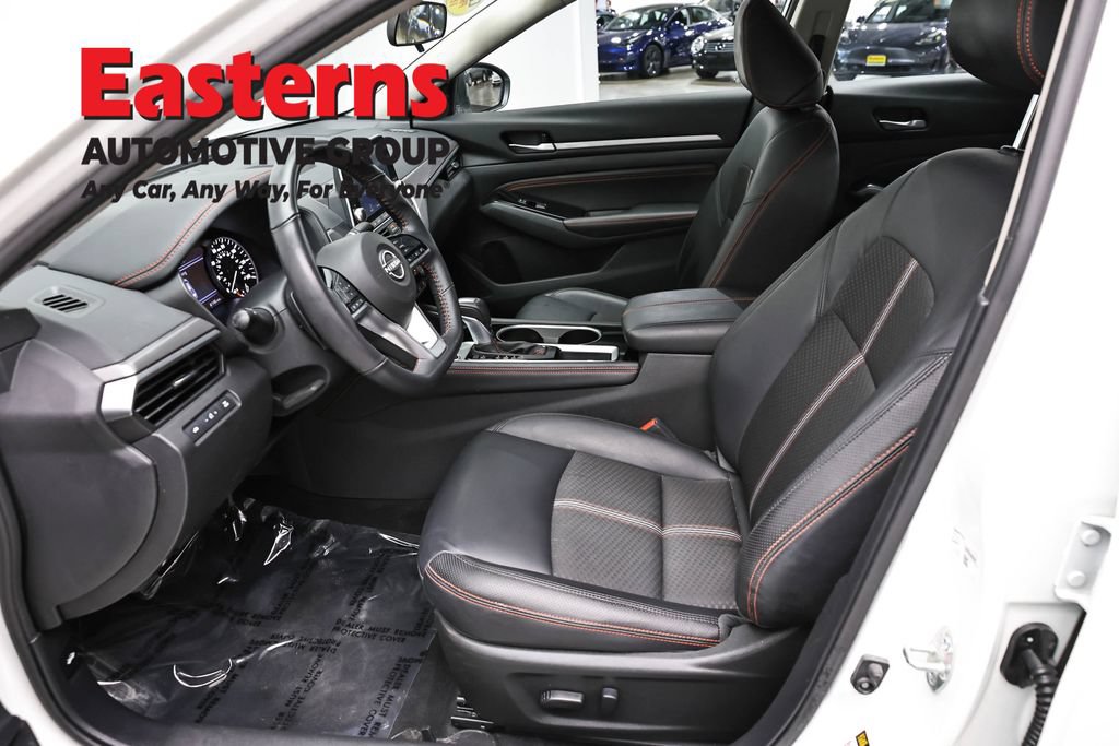 Used 2023 Nissan Altima 2.5 SR FWD image 14