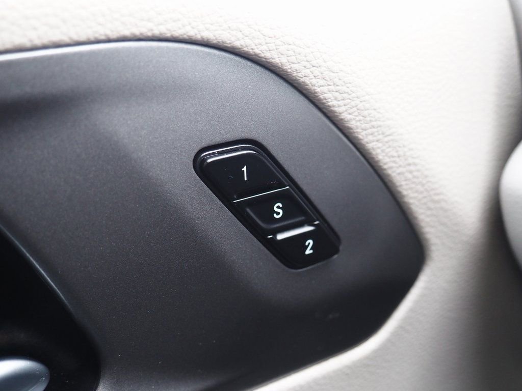 Used 2024 Chrysler Pacifica Touring-L image 26