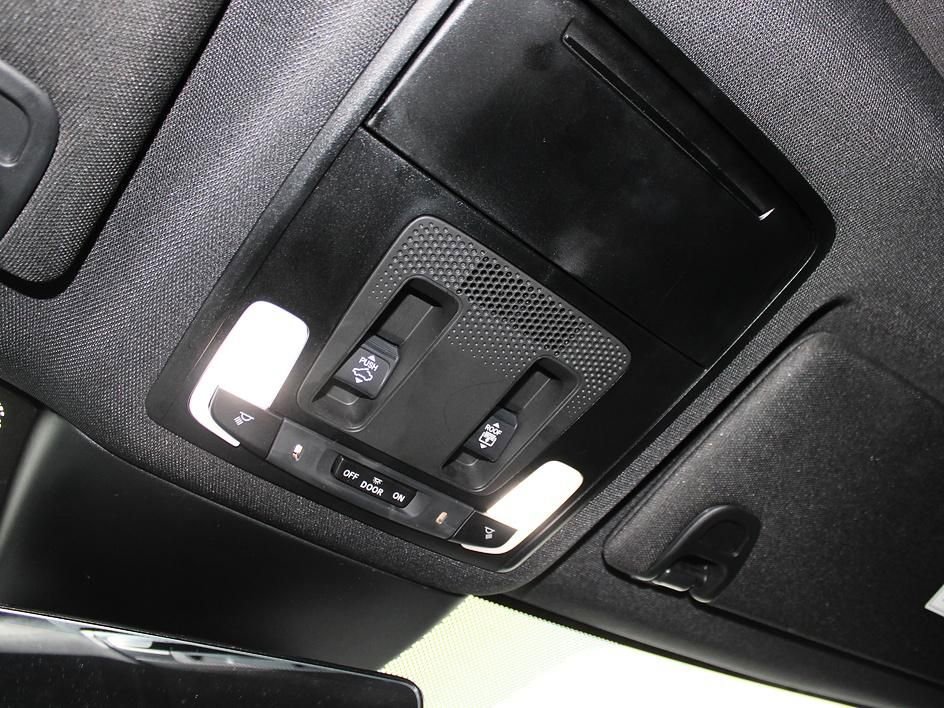 Used 2025 Honda Pilot TrailSport image 35