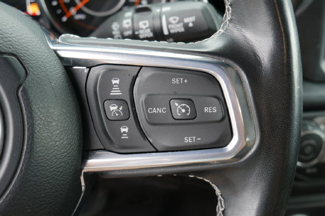 Used 2023 Jeep Wrangler Unlimited Rubicon w/ LED Lighting Group AWD/4WD image 17