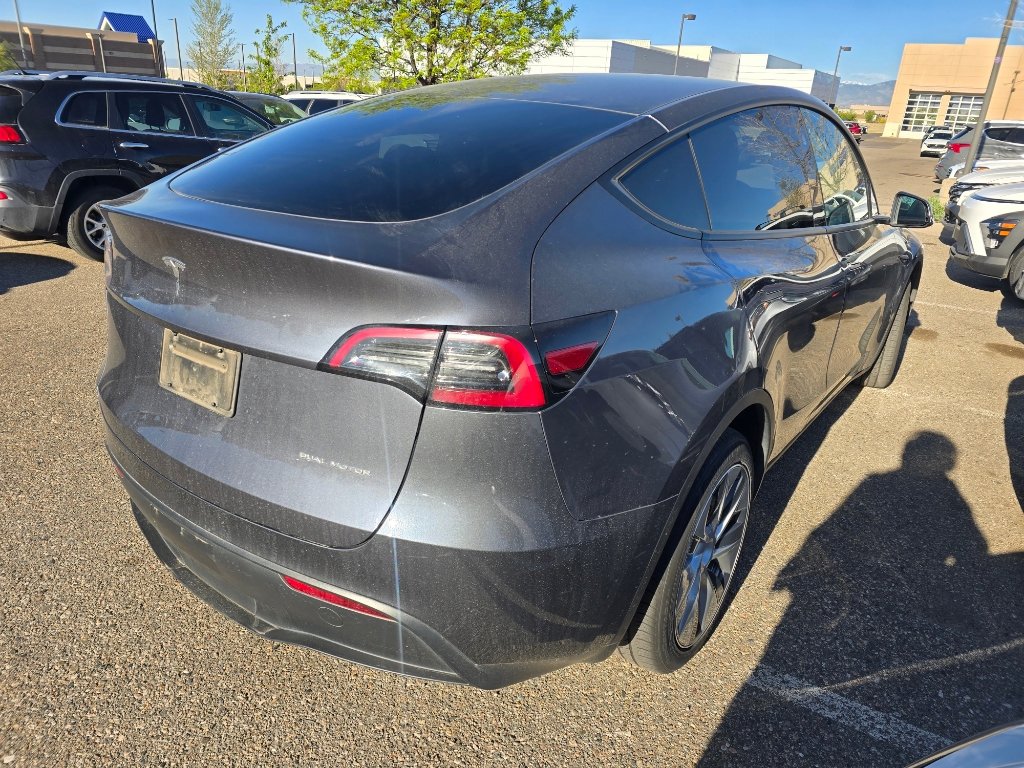 Used 2023 Tesla Model Y Long Range AWD/4WD image 5
