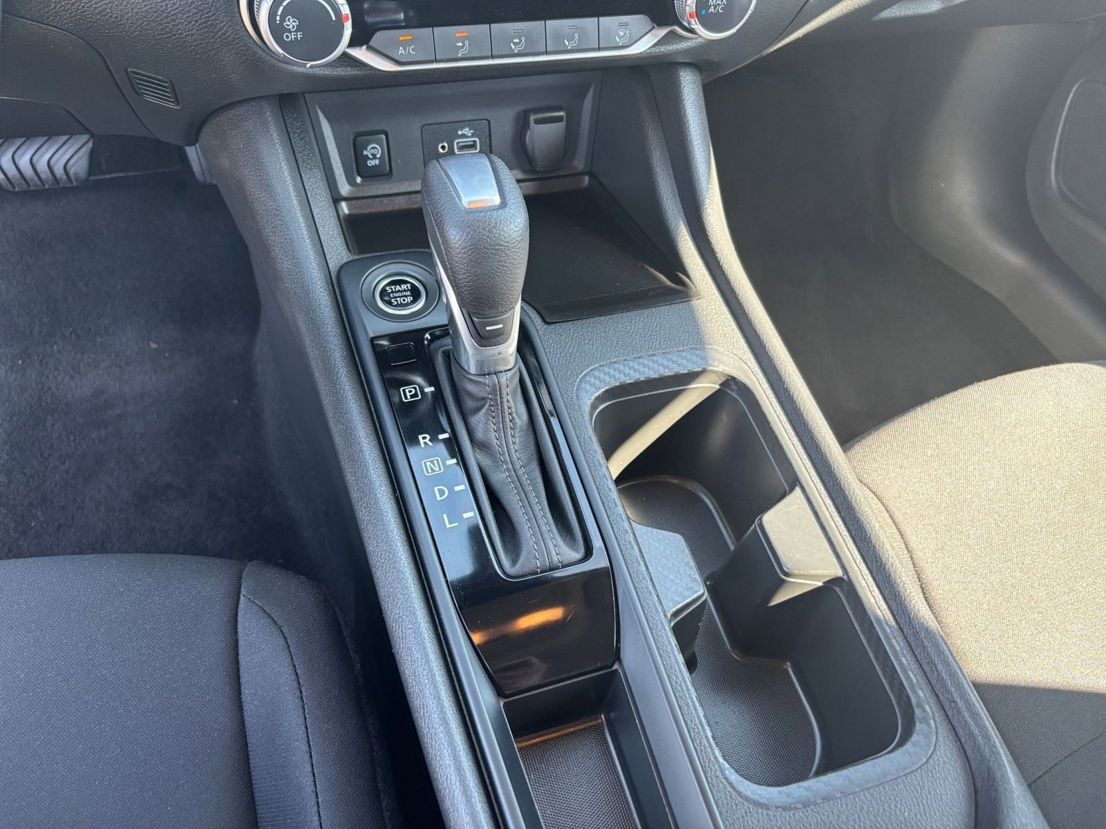 Used 2025 Nissan Sentra S image 39