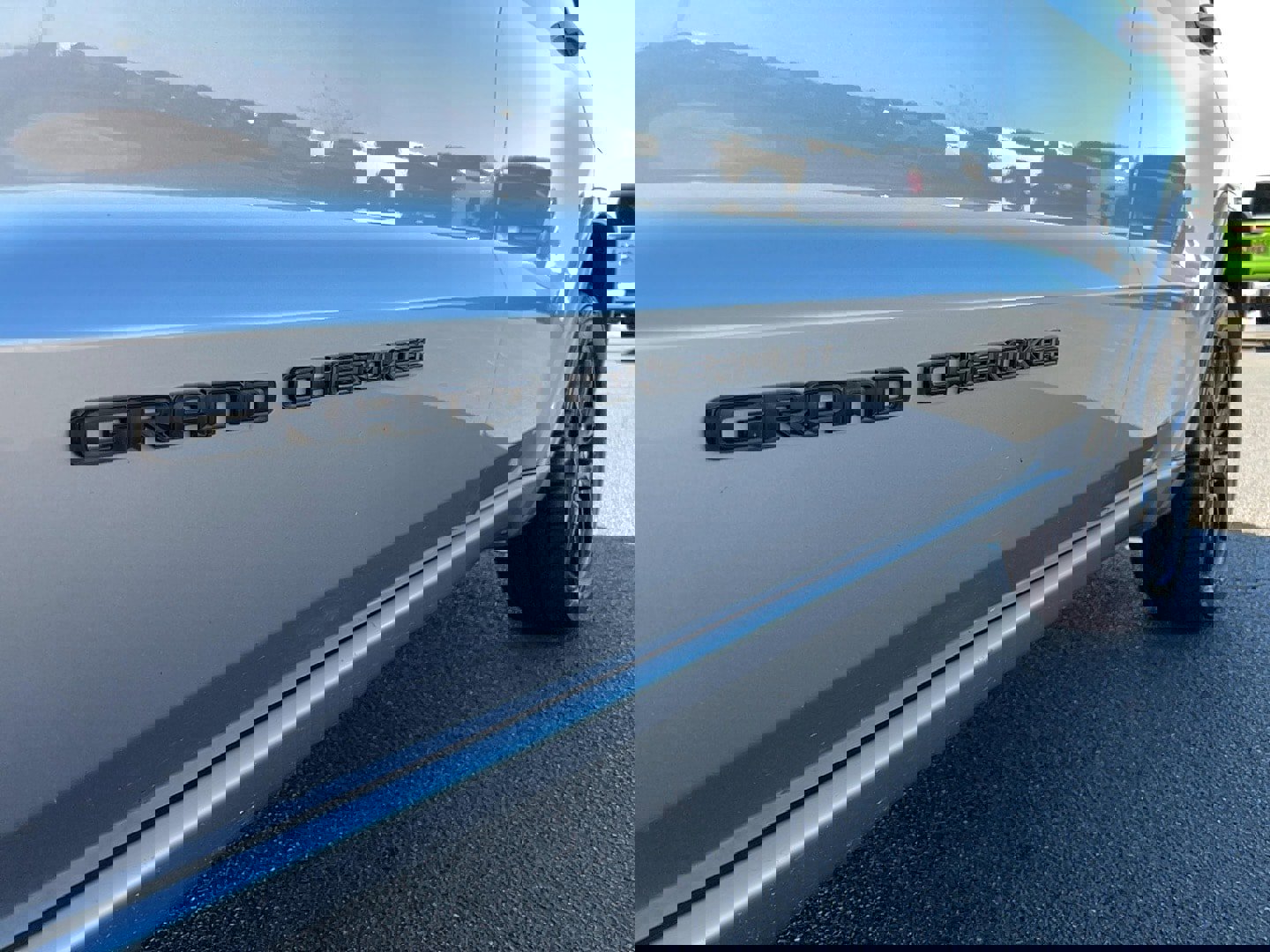 Used 2021 Jeep Grand Cherokee Laredo X image 10