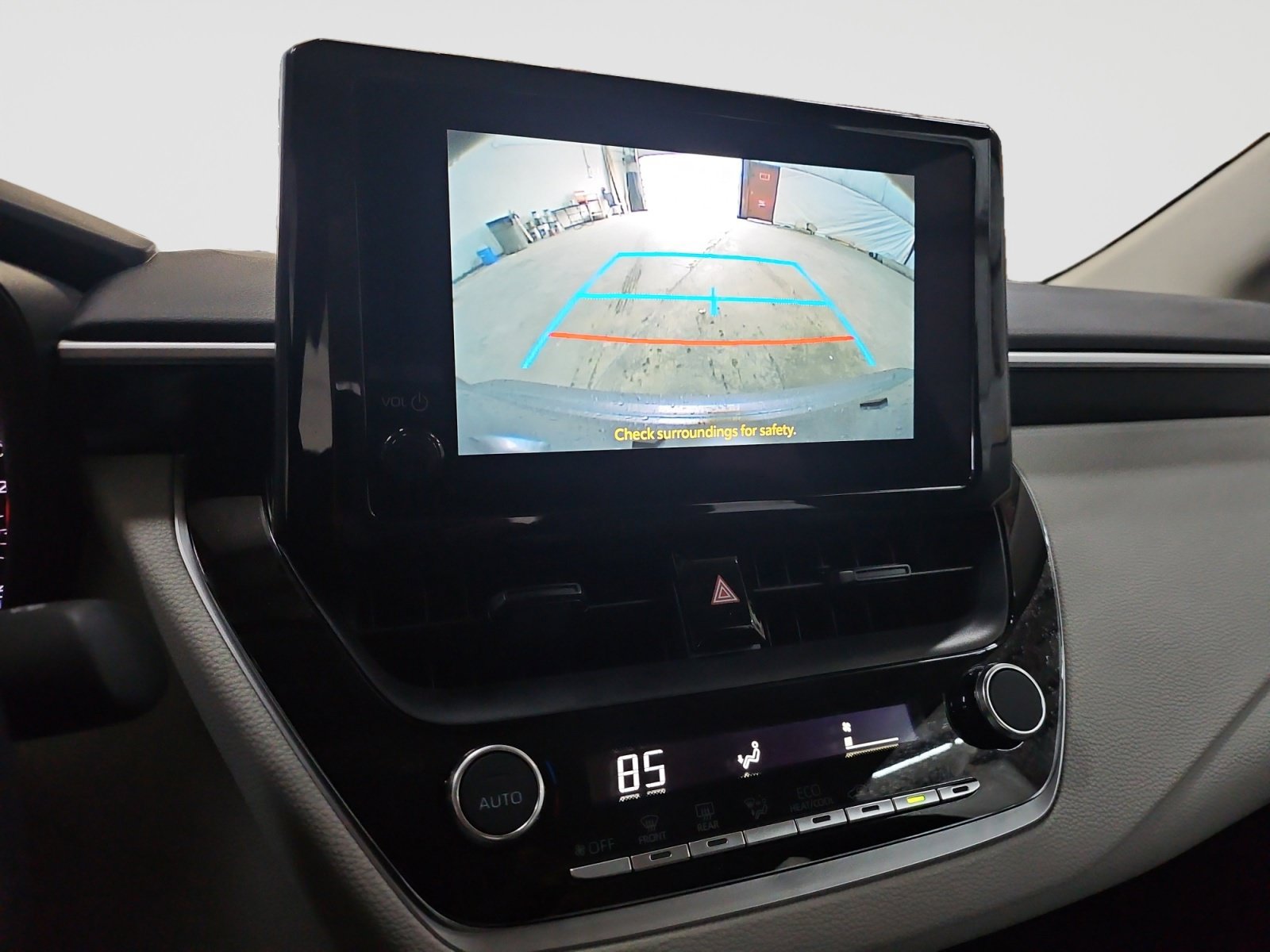 Used 2025 Toyota Corolla LE FWD image 28
