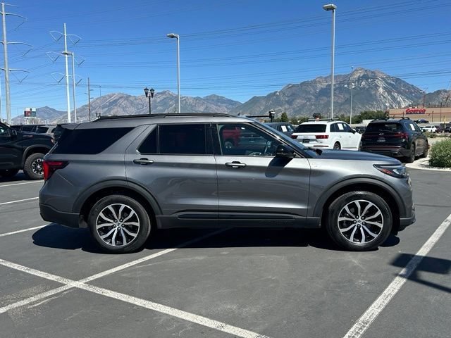 Used 2025 Ford Explorer ST-Line AWD/4WD image 8