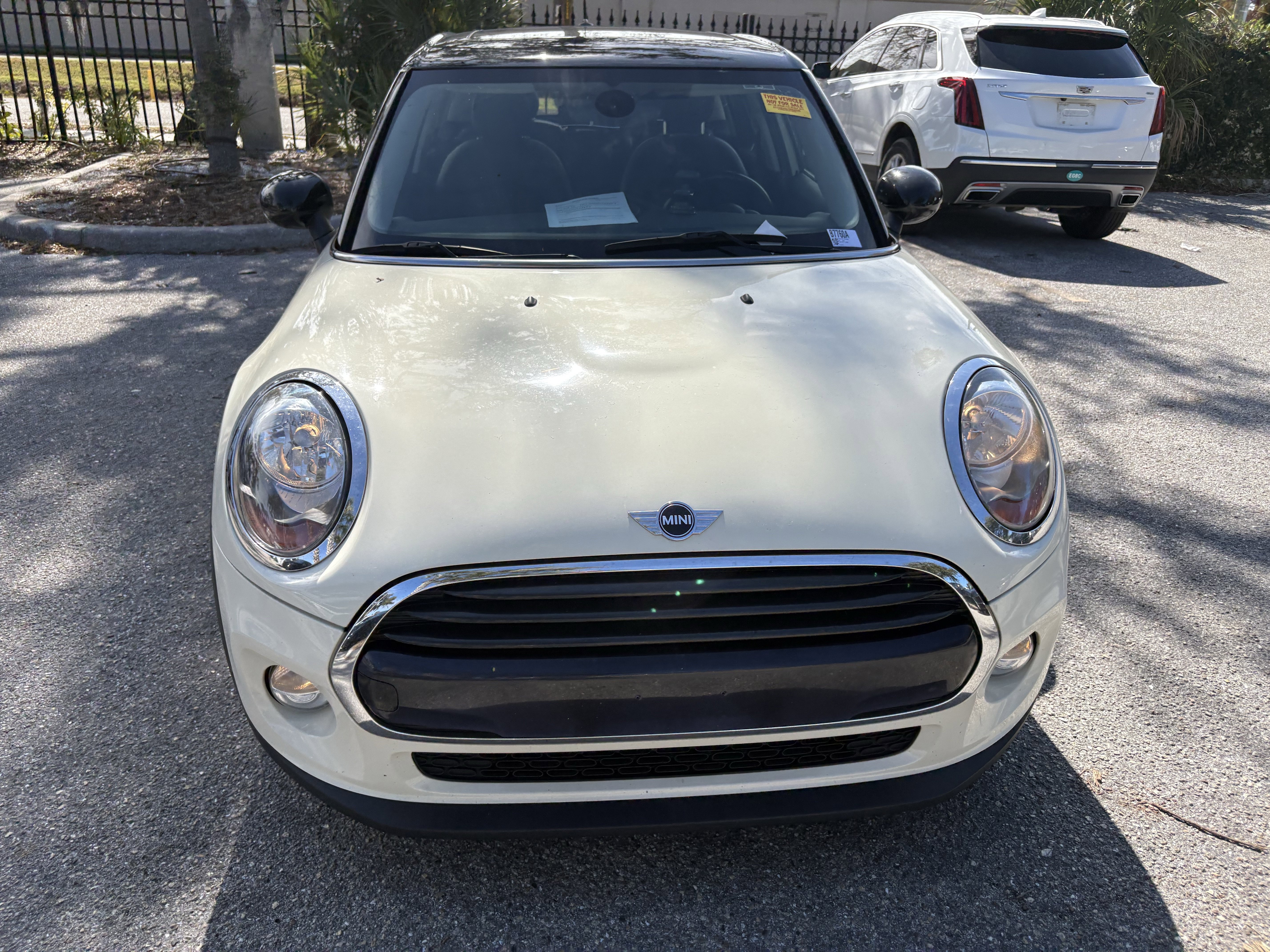 Used 2018 MINI Cooper 4-Door Hardtop image 2