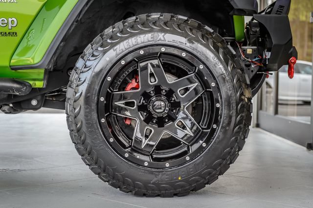 Used 2019 Jeep Wrangler Unlimited Sahara AWD/4WD image 14