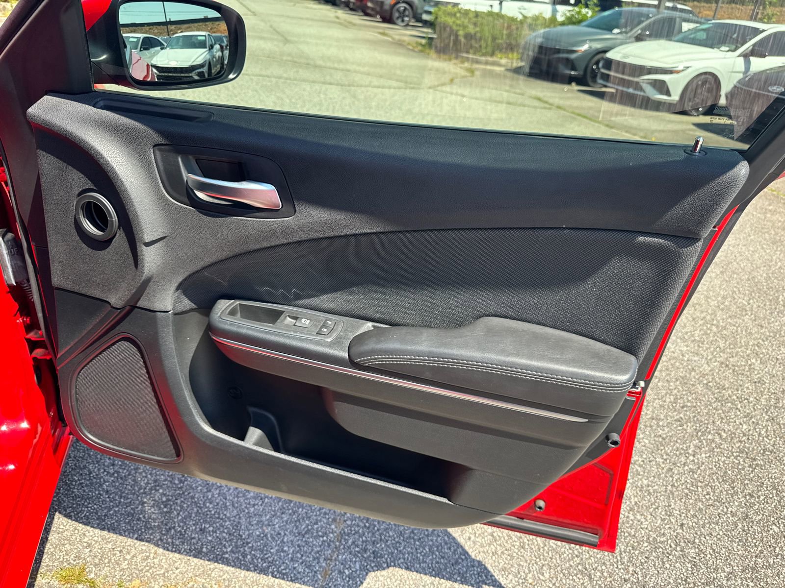 Used 2018 Dodge Charger SXT RWD image 14