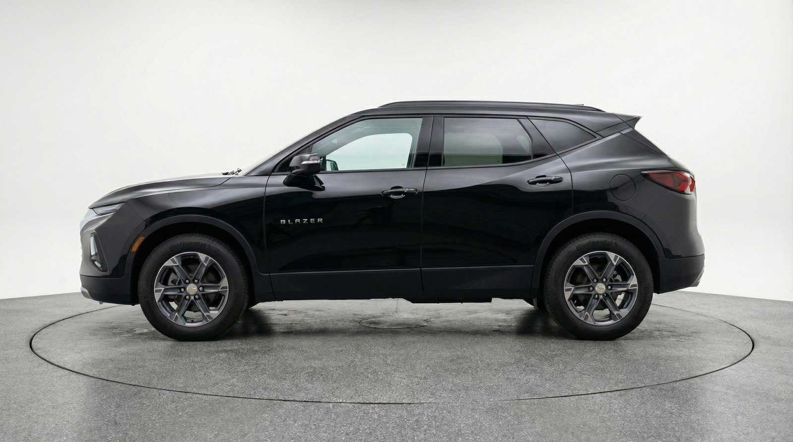 Used 2025 Chevrolet Blazer LT FWD image 5
