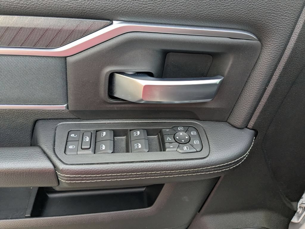 Used 2025 RAM 2500 Big Horn AWD/4WD image 28