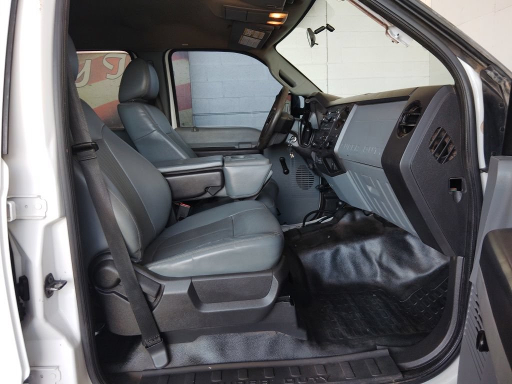 Used 2014 Ford F550 4x4 Crew Cab Super Duty image 12