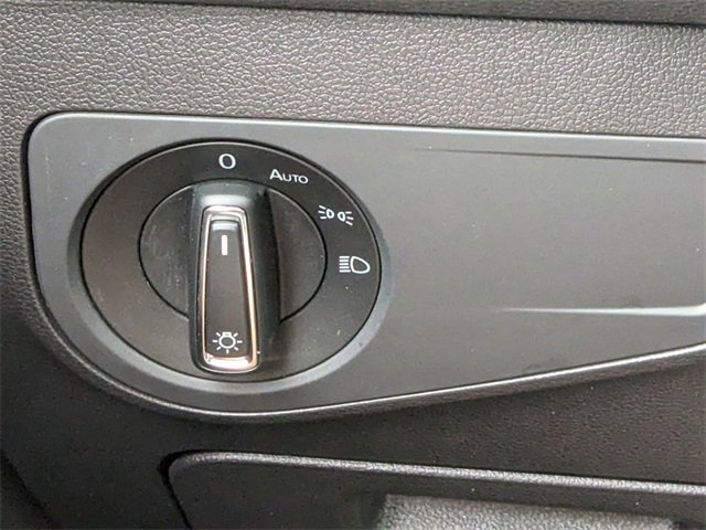 Used 2020 Volkswagen Tiguan SE w/ Panoramic Sunroof Package image 32