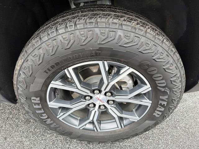 Used 2024 GMC Acadia AT4 w/ Luxury Package image 12