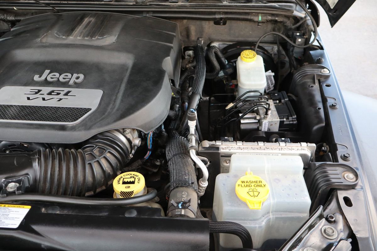 Used 2012 Jeep Wrangler Unlimited Sport image 38