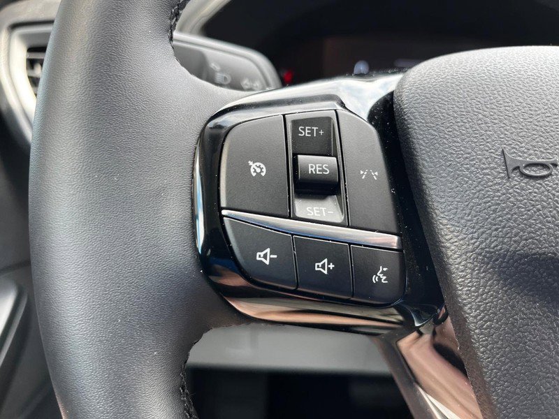 Used 2025 Ford Escape Active w/ Cold Weather Package image 16