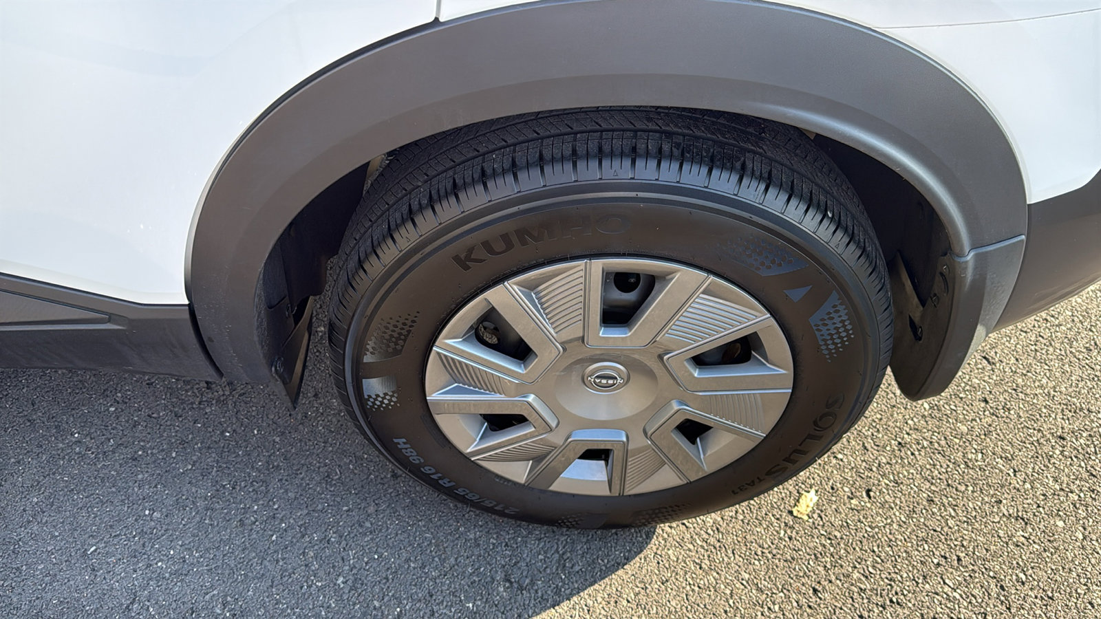 Certified 2025 Nissan Kicks S image 21