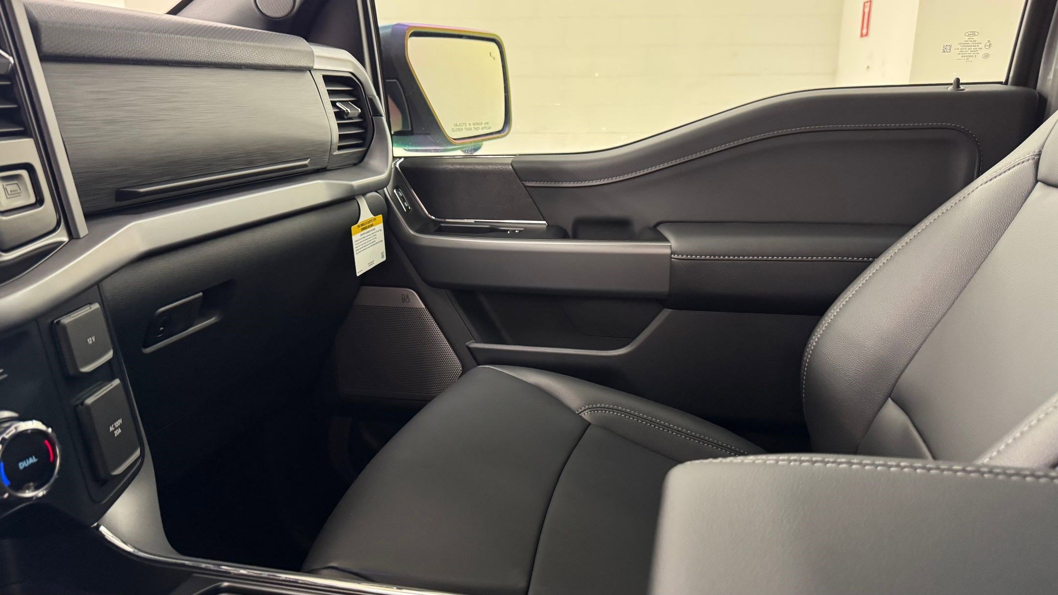 New 2025 Ford F150 XLT w/ Equipment Group 303A High image 34