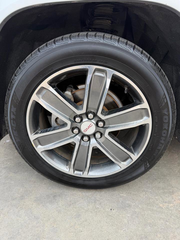 Used 2018 GMC Acadia Denali w/ Technology Package FWD image 25