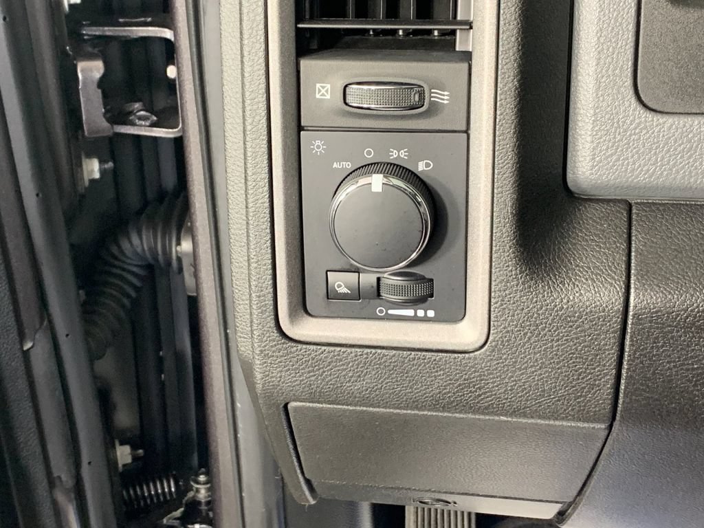 Used 2019 RAM 1500 Tradesman w/ Chrome Plus Package RWD image 16