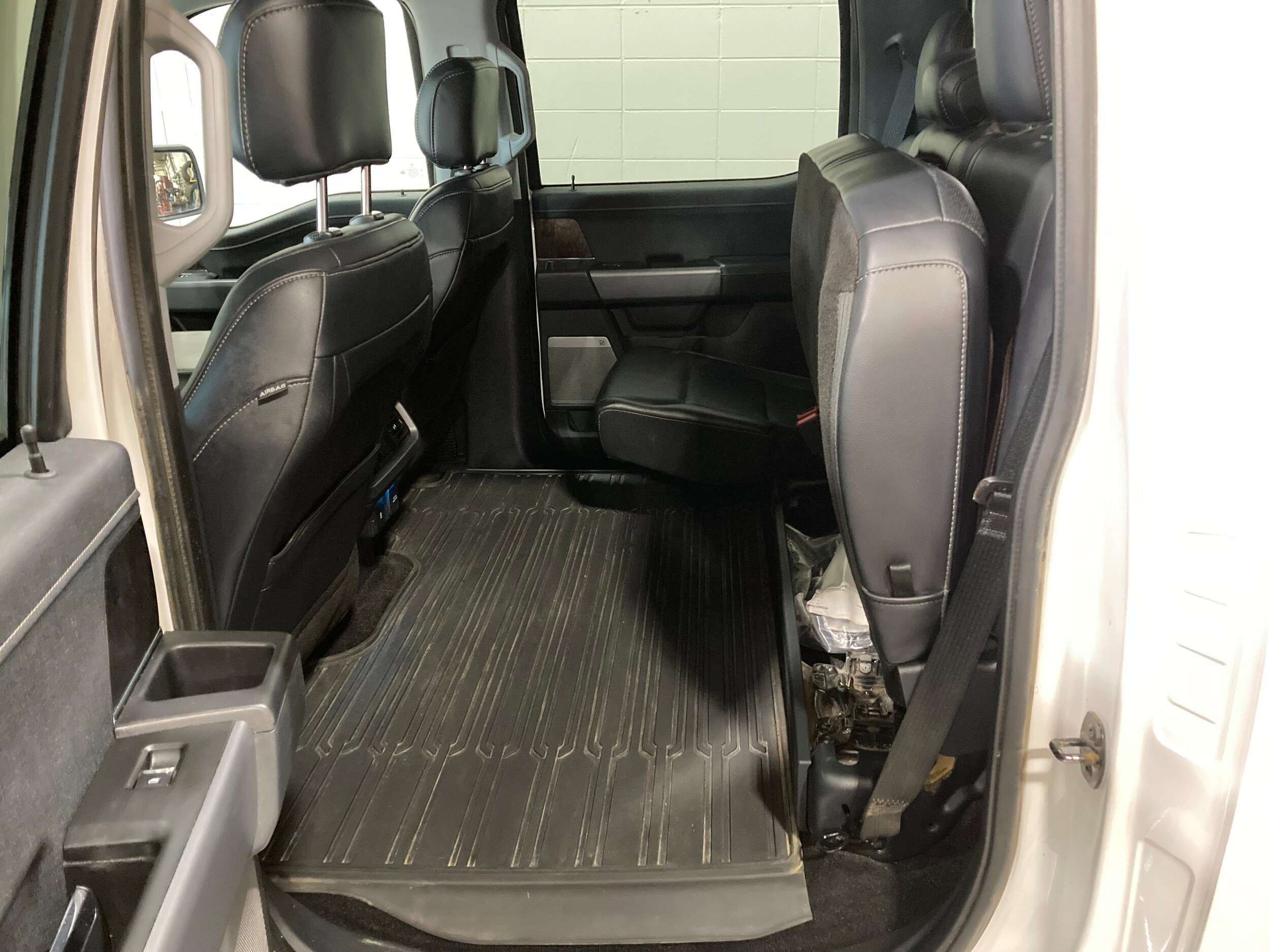 Used 2021 Ford F150 Lariat w/ Equipment Group 502A High AWD/4WD image 21
