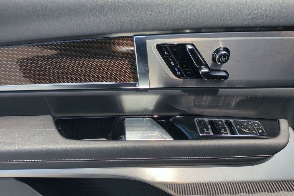 Certified 2026 Cadillac Vistiq Premium Luxury w/ LPO, Floor Liner Package AWD/4WD image 25