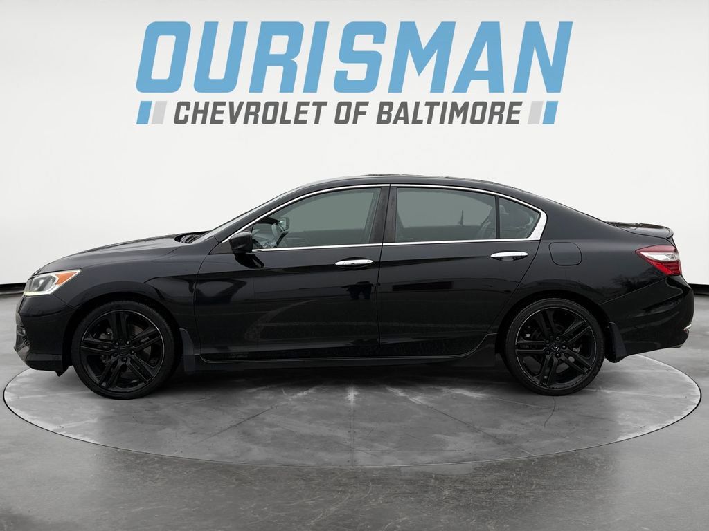 Used 2017 Honda Accord Sport image 3