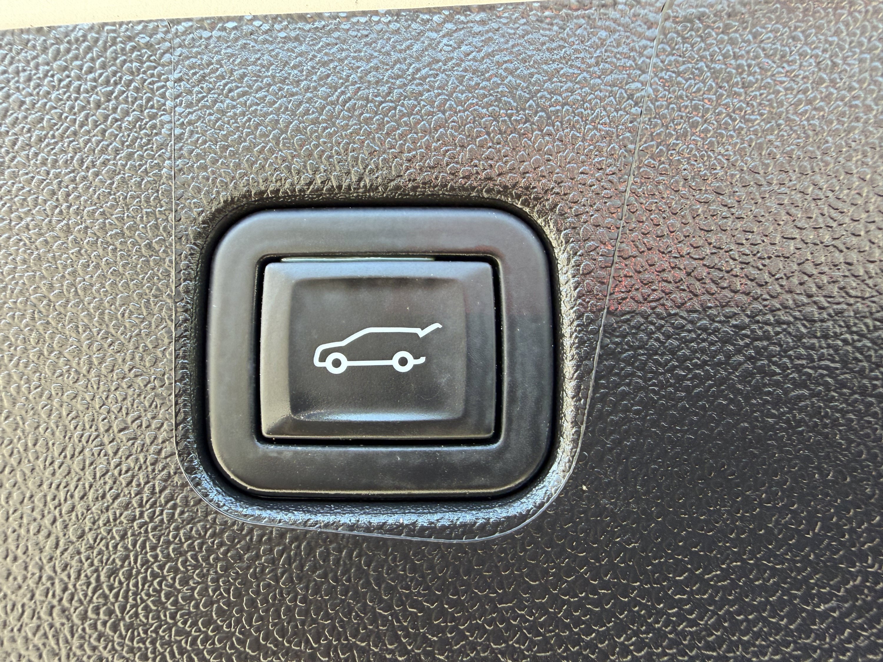 Used 2024 Chevrolet Blazer LT w/ Sound & Technology Package AWD/4WD image 20