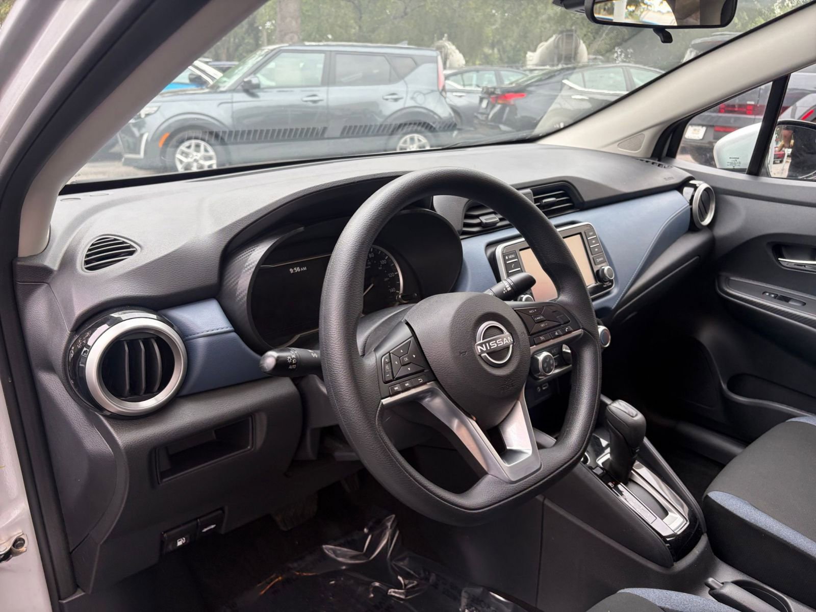 Used 2025 Nissan Versa SV FWD image 33