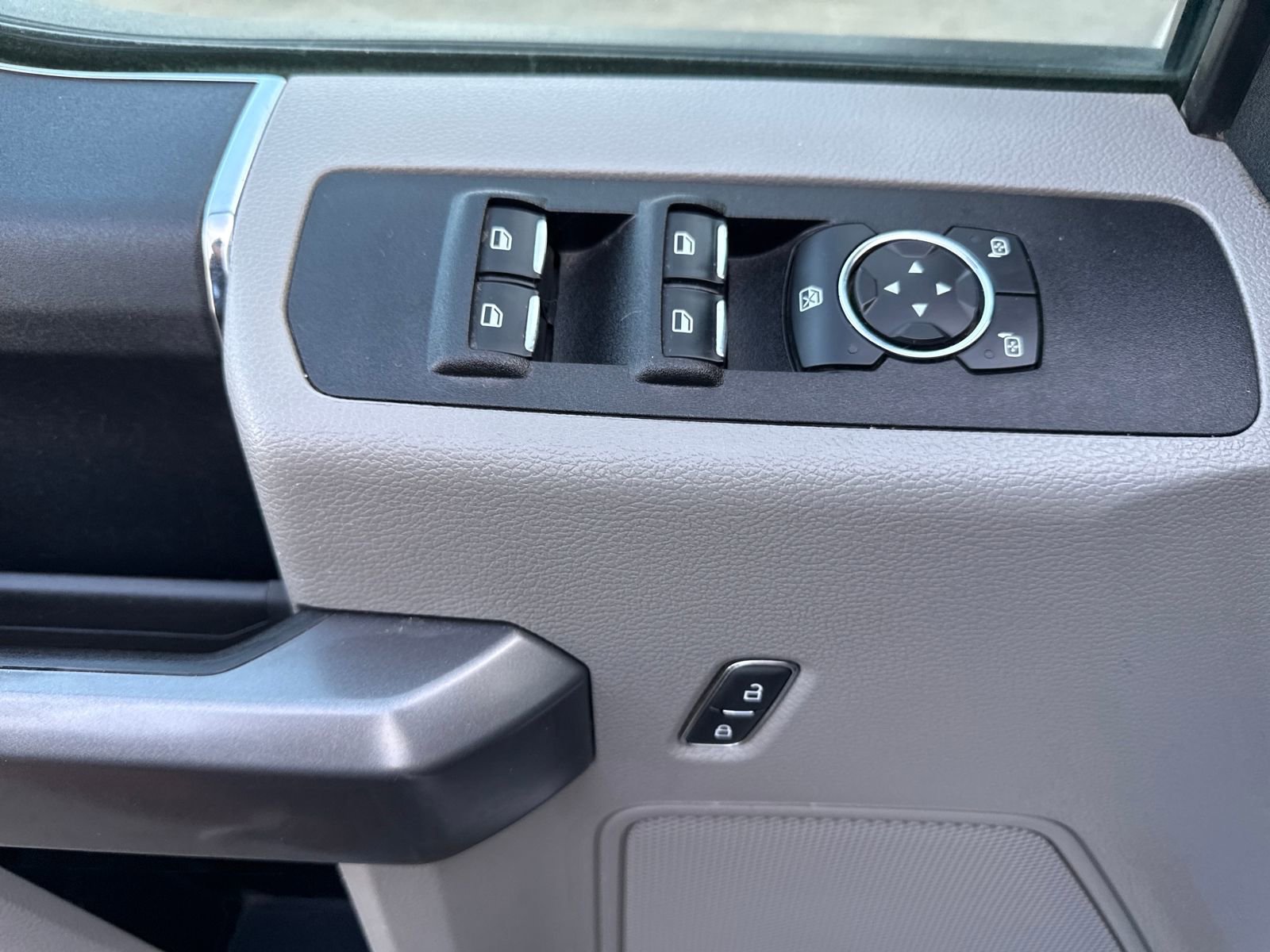 Certified 2021 Ford F250 XLT w/ XLT Value Package image 11