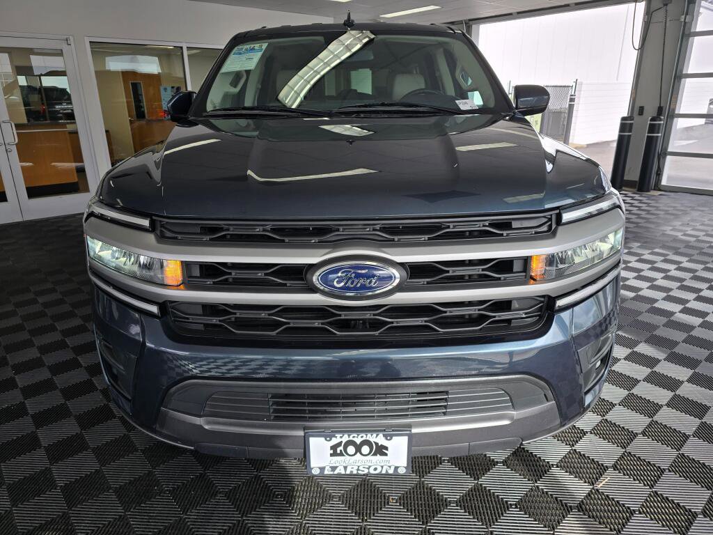 Used 2024 Ford Expedition XLT image 9